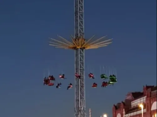 Des personnes bloquées dans l'attraction la plus haute d’Europe...